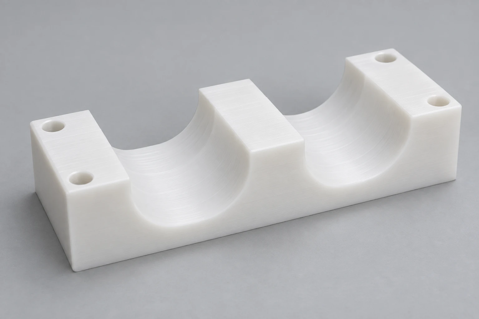 Weißer Polymer-Umschaltbehälter mit offenen Behälterprofilen